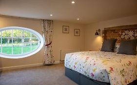 Rollestone Coach House