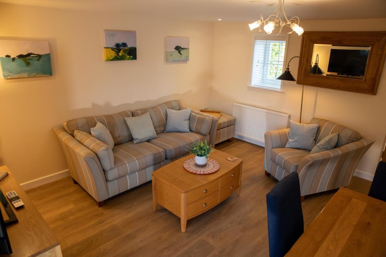 Rollestone Coach House Villa Shrewton Exterior photo